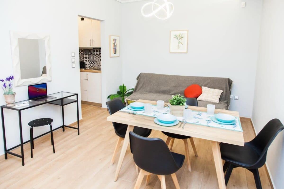 Contemporary And Chic Apartment In Central アテネ エクステリア 写真